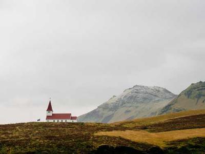 Isola Book Review: Allegra Goodman’s Powerful Story of Resilience